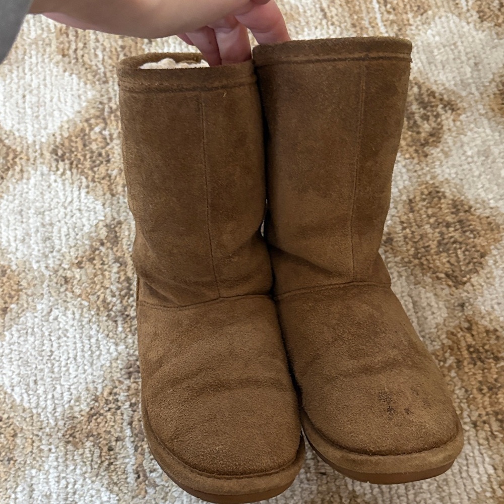 BearPaw Tan Suede Lace-Up Boots